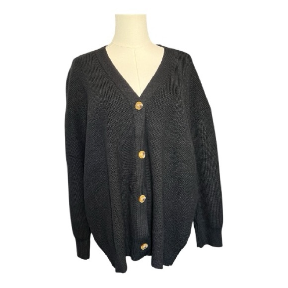 LILLUSORY Sweaters - NWOT Lillusory Black Oversized V-Neck Button-Front Cardigan | Sz S